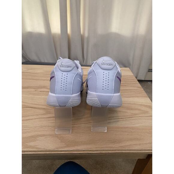 Nike G.T. Cut Academy Women’s Basketball Shoe Sz 12.5 - Picture 4 of 5